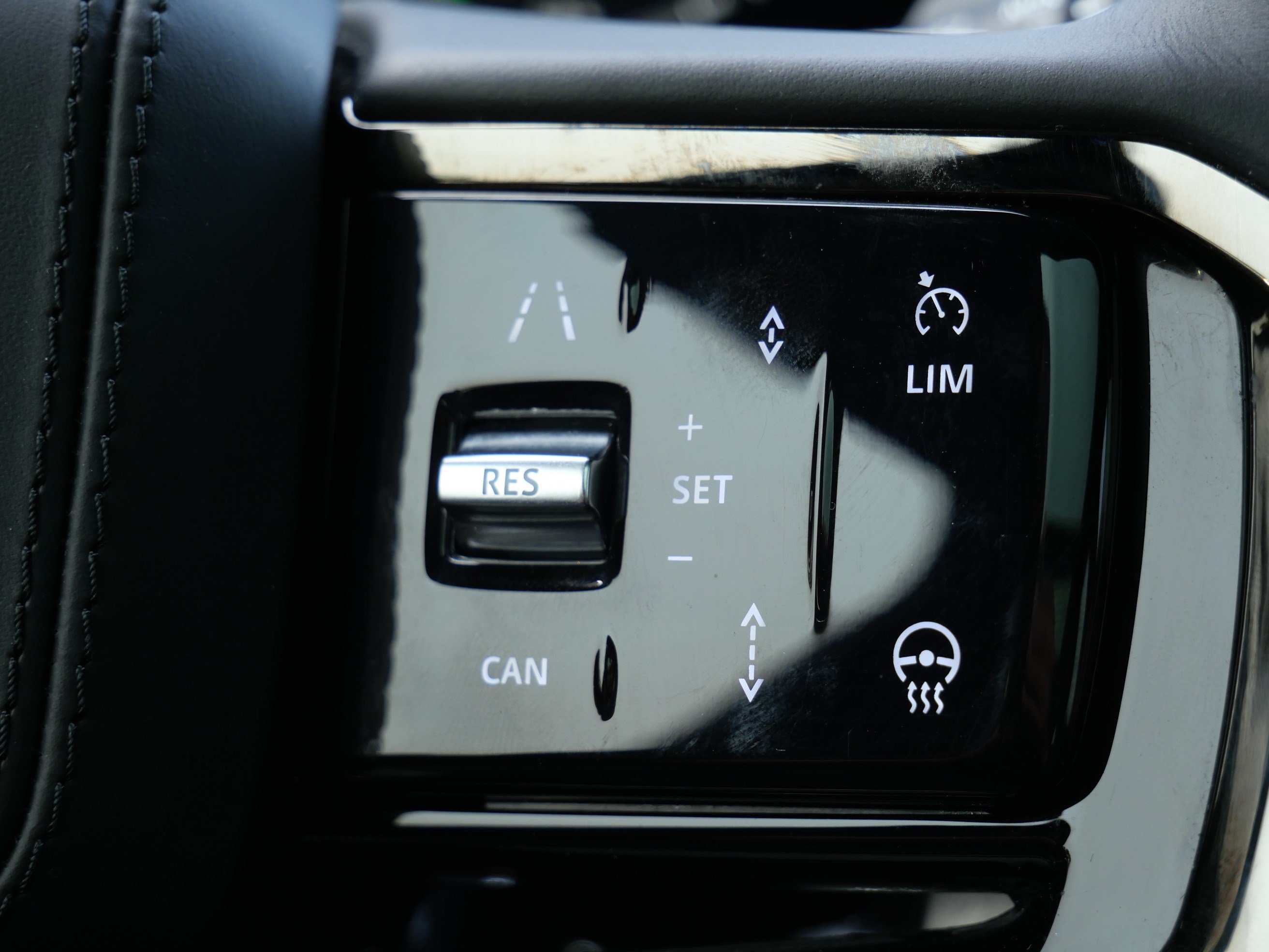 Certified 2025 Land Rover Range Rover Sport Dynamic SE AWD/4WD image 23