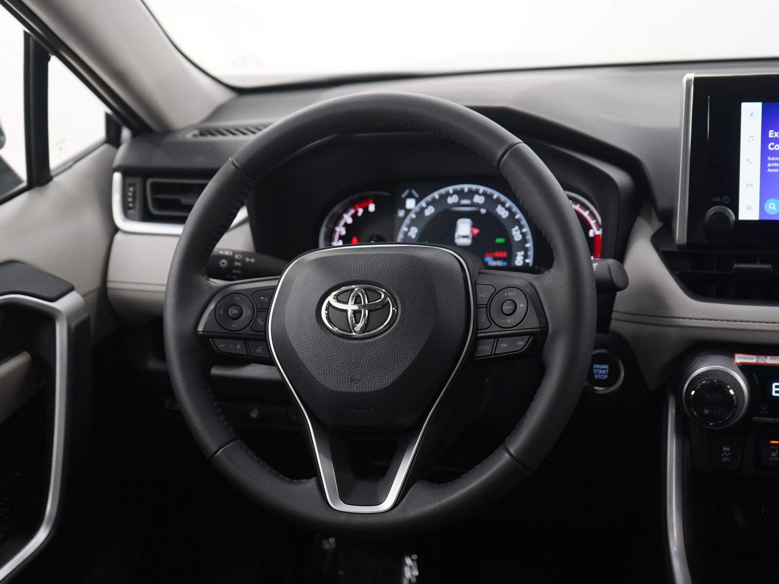 Used 2025 Toyota RAV4 XLE w/ Convenience Package AWD/4WD image 14
