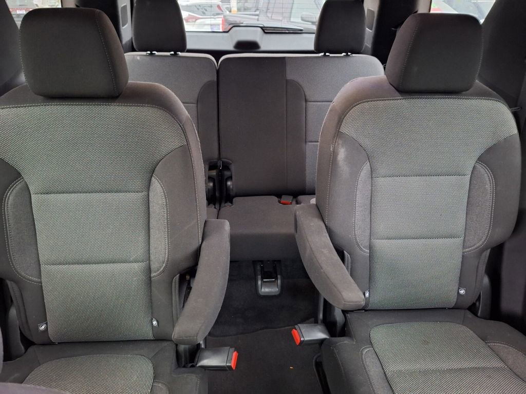 Used 2023 Chevrolet Traverse LT image 29