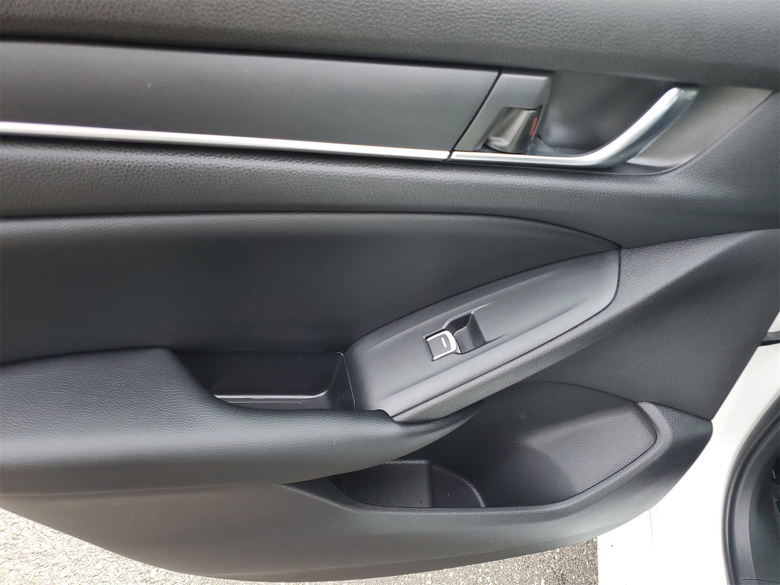 Used 2018 Honda Accord LX image 14