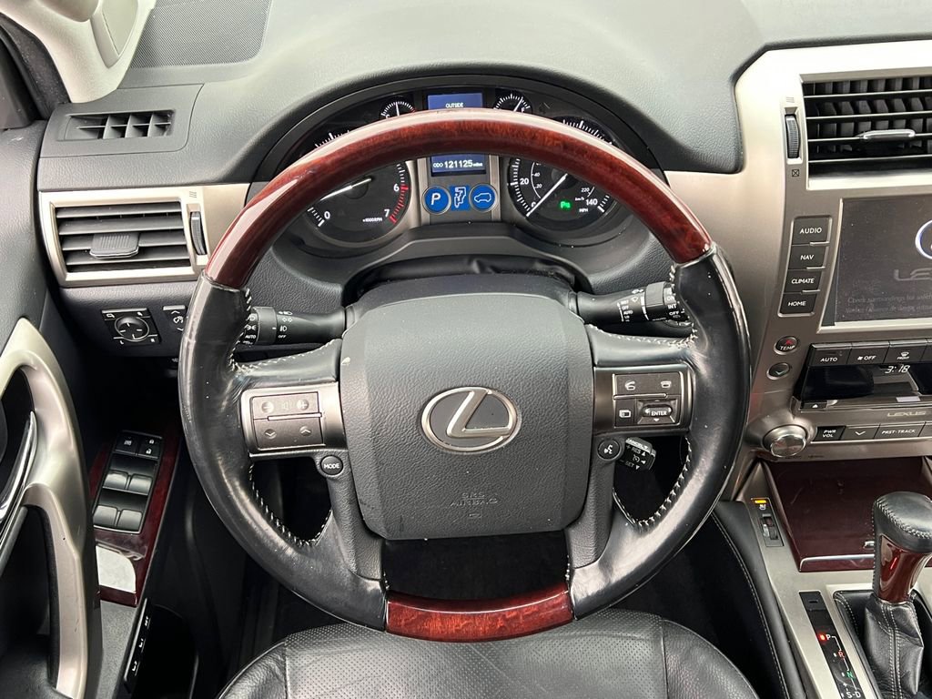 Used 2017 Lexus GX 460 image 17