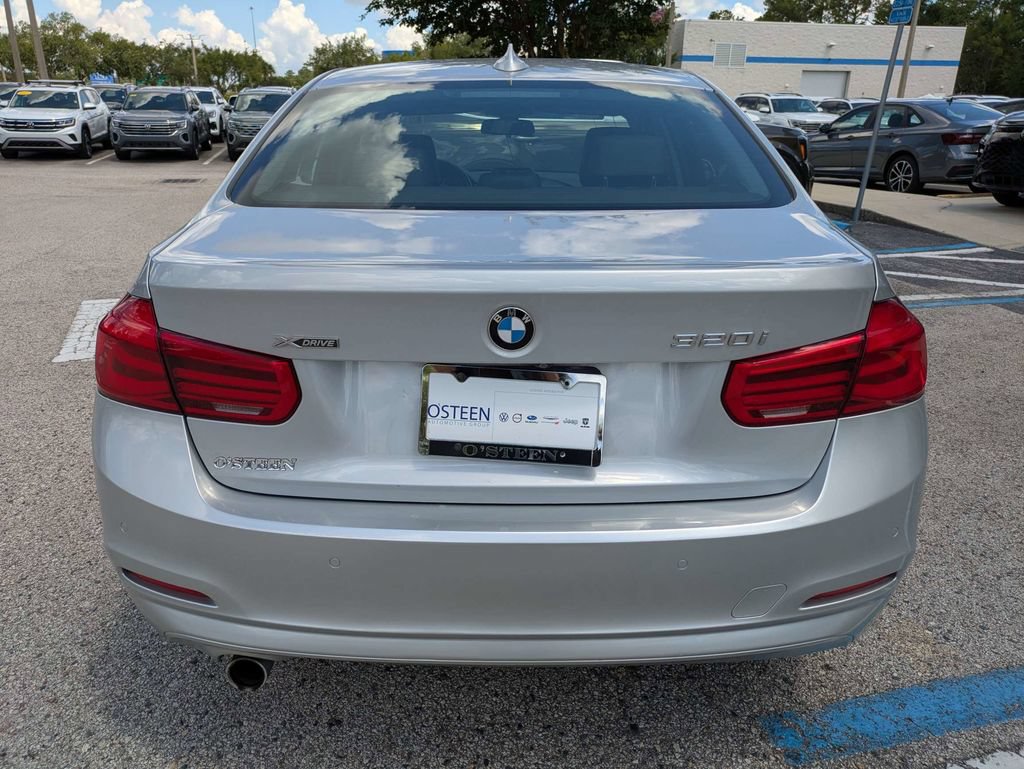 Used 2018 BMW 320i xDrive Sedan AWD/4WD image 5
