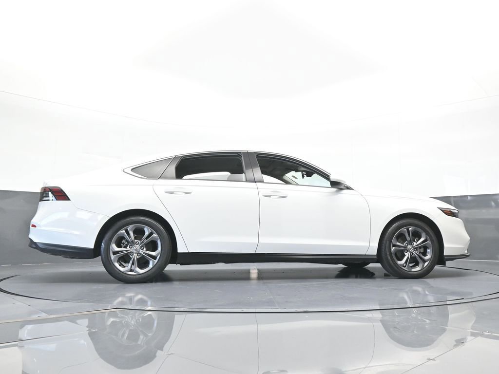 Used 2023 Honda Accord EX image 59