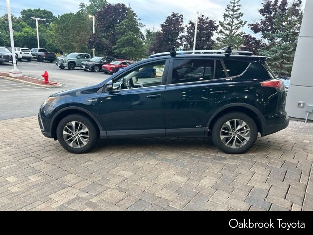 Used 2017 Toyota RAV4 XLE AWD/4WD image 5