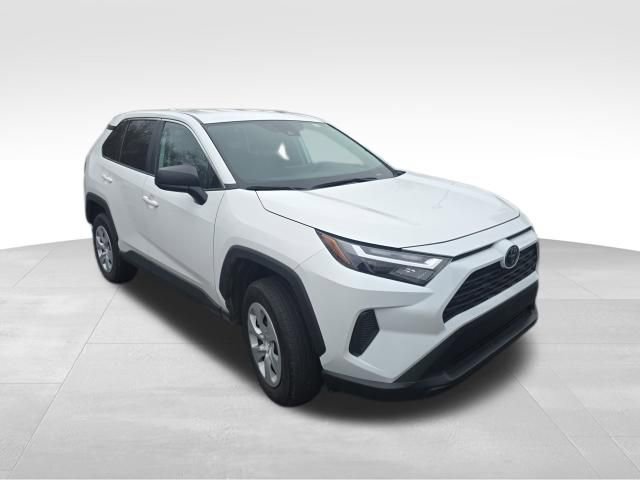 Used 2024 Toyota RAV4 LE image 9