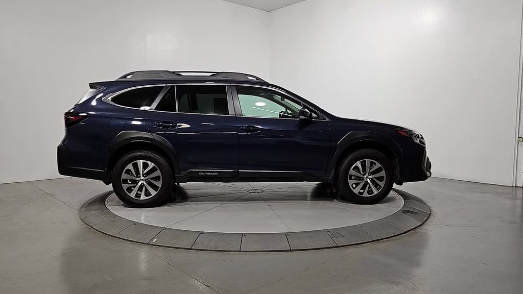 Certified 2025 Subaru Outback Premium AWD/4WD image 8