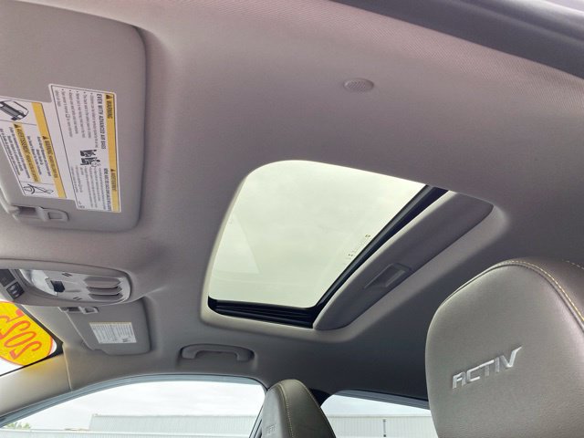 Used 2025 Chevrolet Trax ACTIV w/ Sunroof Package FWD image 4