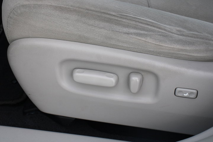 Used 2011 Toyota Highlander 2WD w/ Tech Pkg image 12