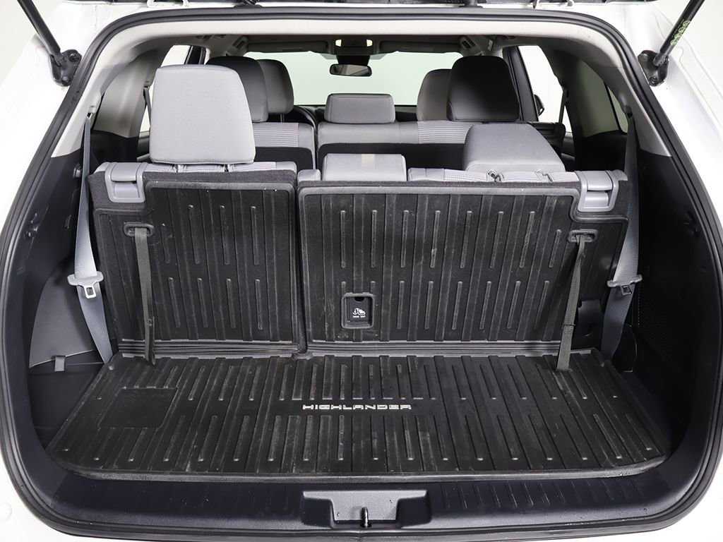 Used 2023 Toyota Highlander L AWD/4WD image 16