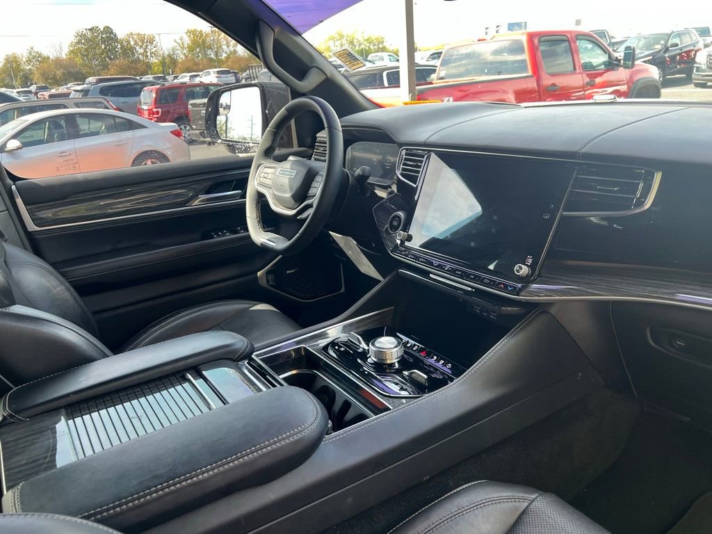 Used 2022 Jeep Wagoneer Series III w/ Premium Group I image 11