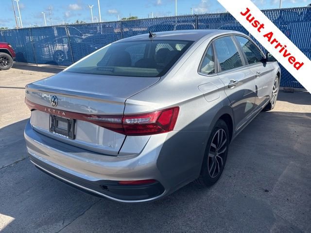 Used 2025 Volkswagen Jetta SE FWD image 7