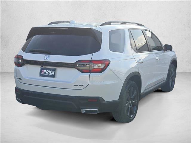 Used 2025 Honda Pilot Sport image 5