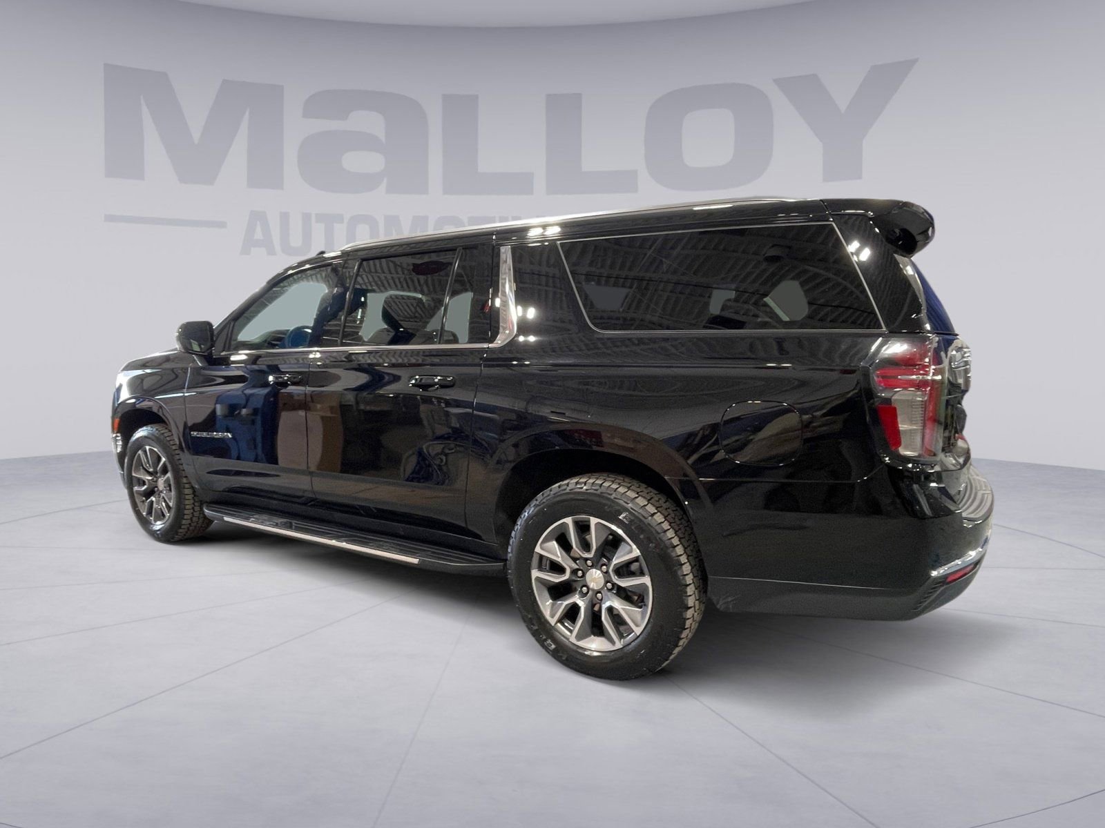 Used 2023 Chevrolet Suburban LS w/ Driver Alert Package image 3