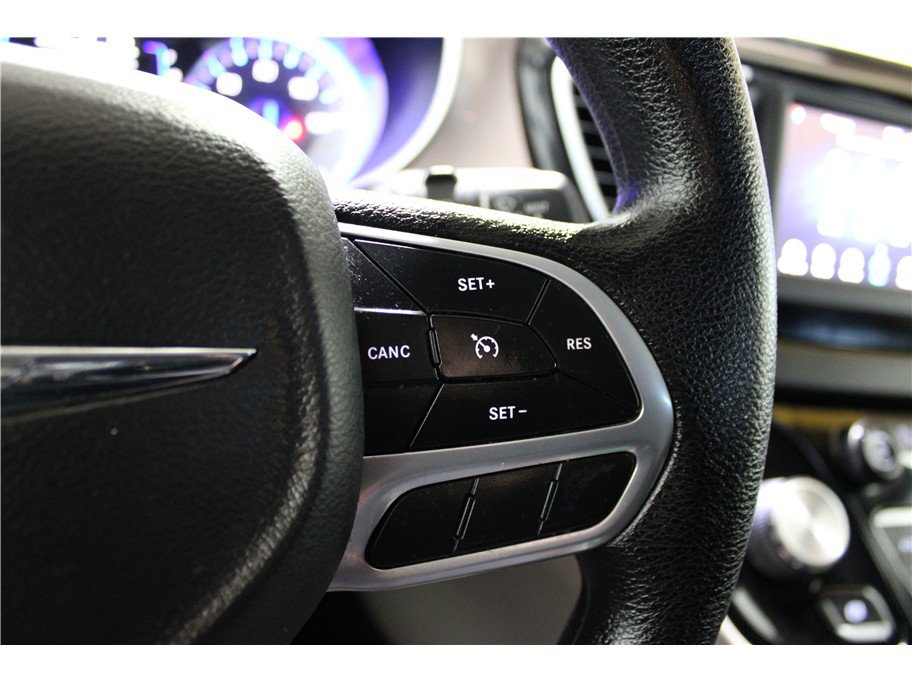 Used 2021 Chrysler Voyager Lxi image 28