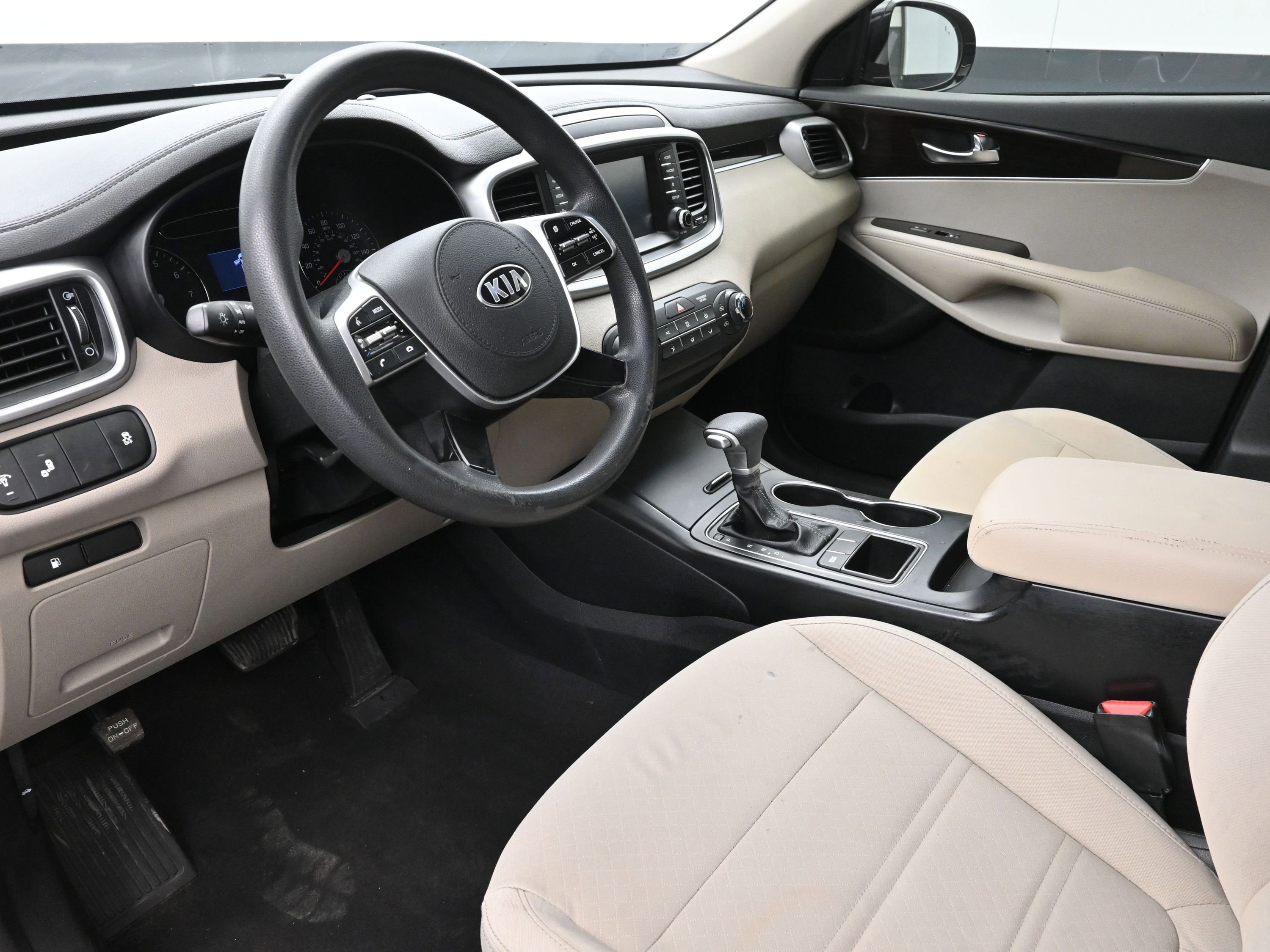 Used 2020 Kia Sorento LX image 10