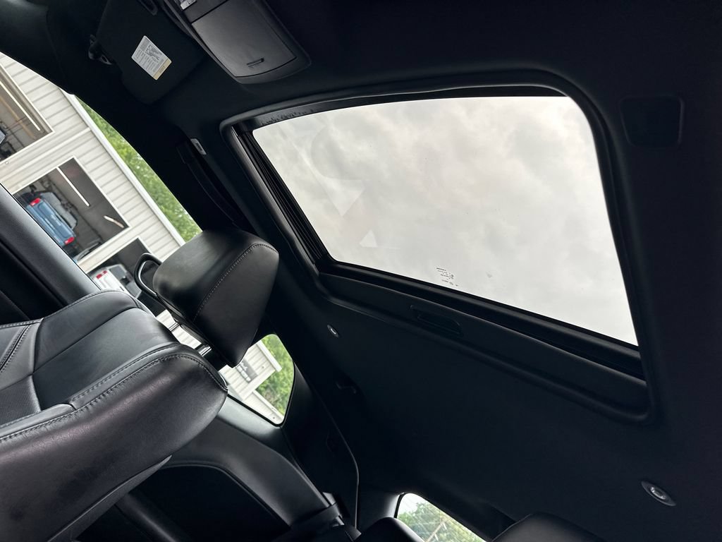 Used 2019 Dodge Challenger SXT w/ Plus Package RWD image 29
