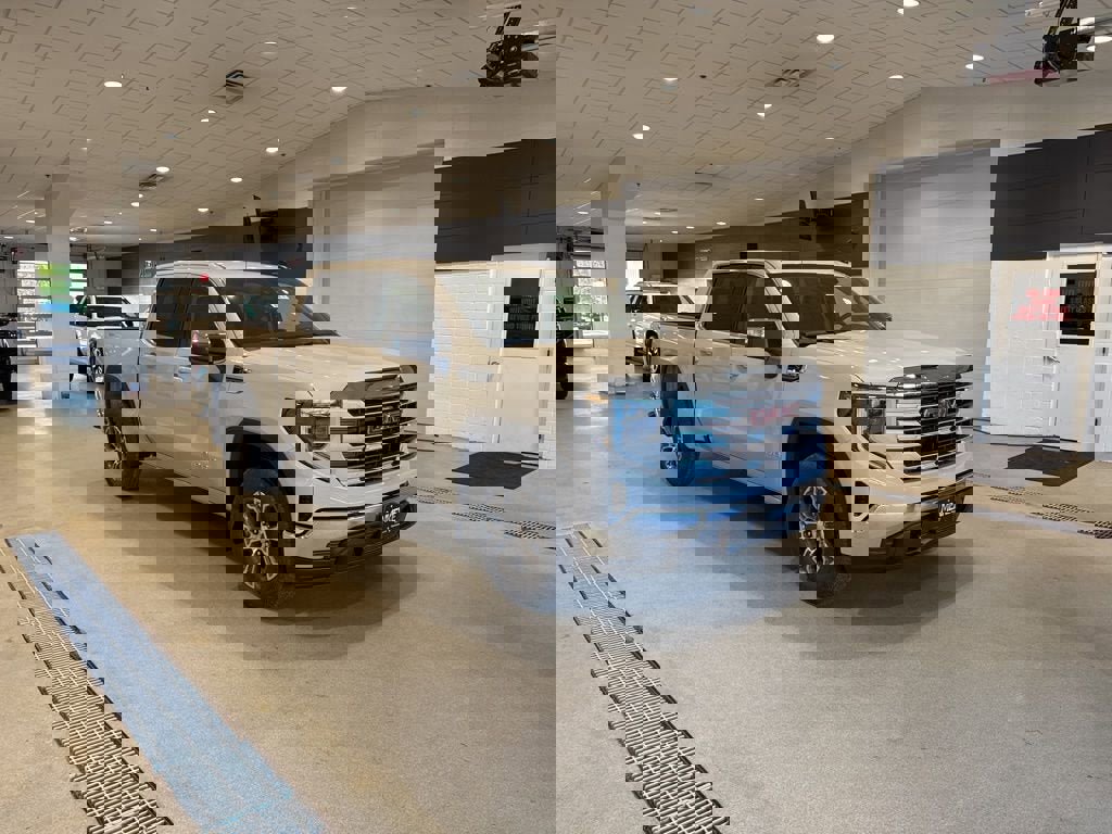 New 2026 GMC Sierra 1500 SLE w/ LPO, GMC Protection Package image 4