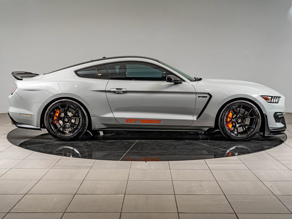 Used 2017 Ford Mustang Shelby GT350 w/ Electronics Package RWD image 4