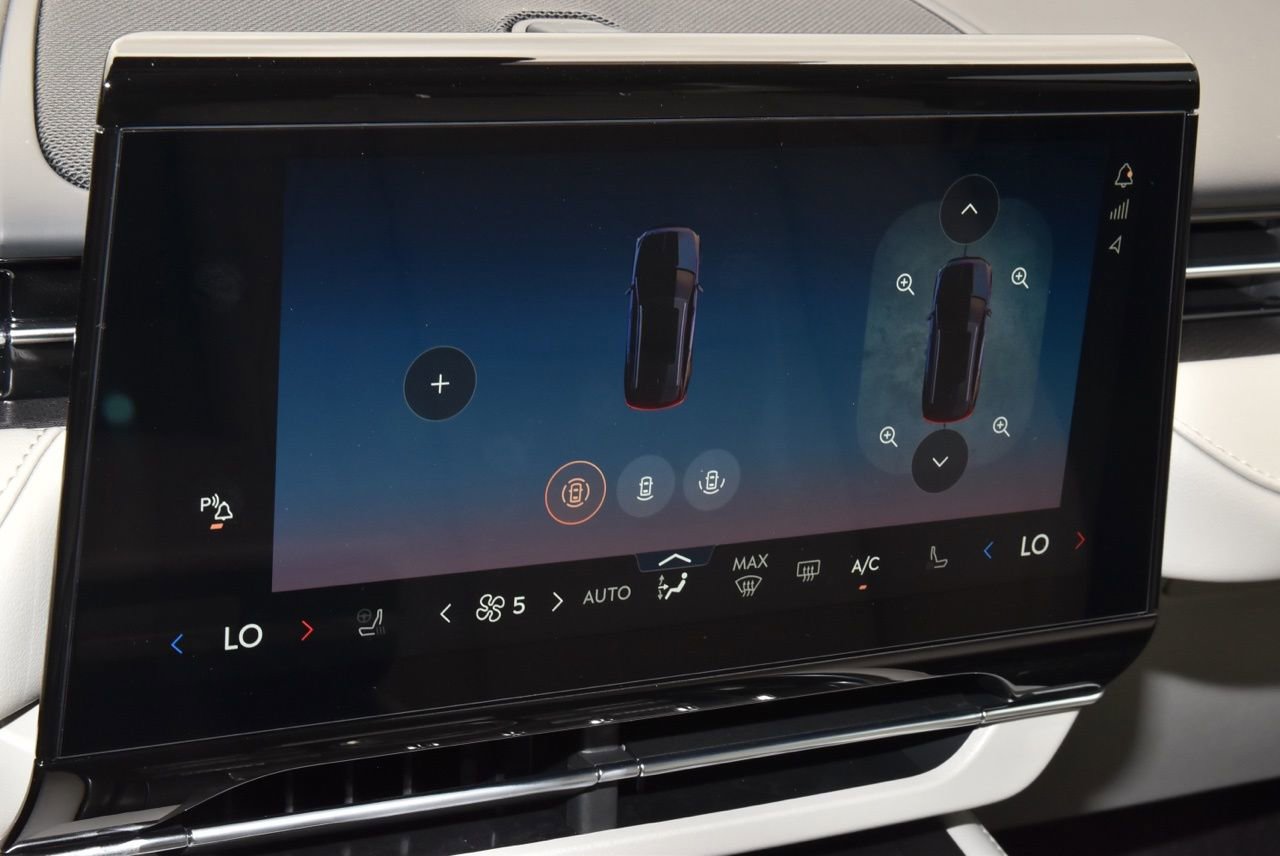 New 2026 Lincoln Nautilus Premier AWD/4WD image 35