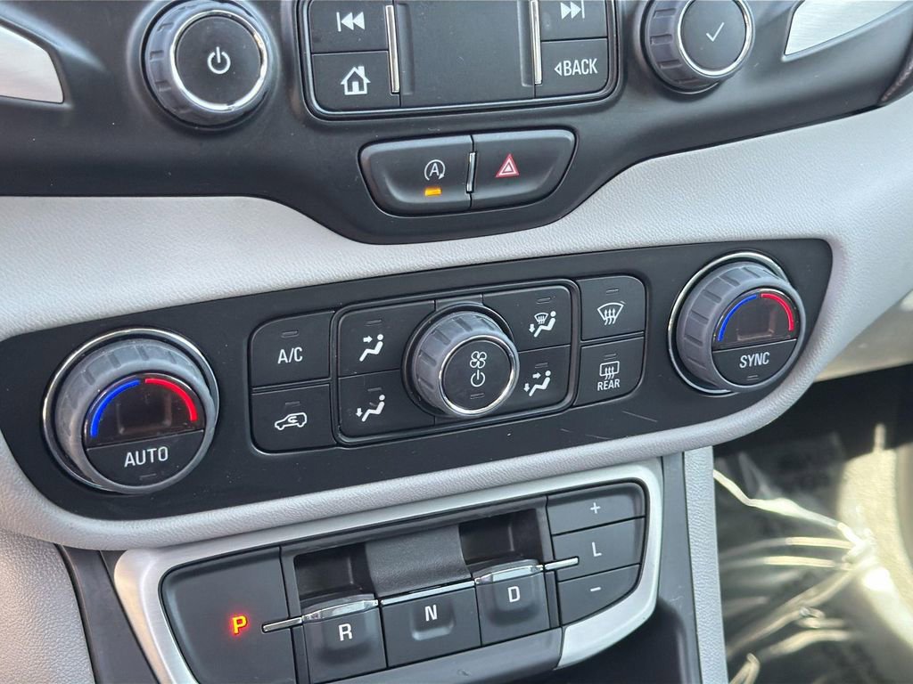 Used 2022 GMC Terrain SLT AWD/4WD image 12