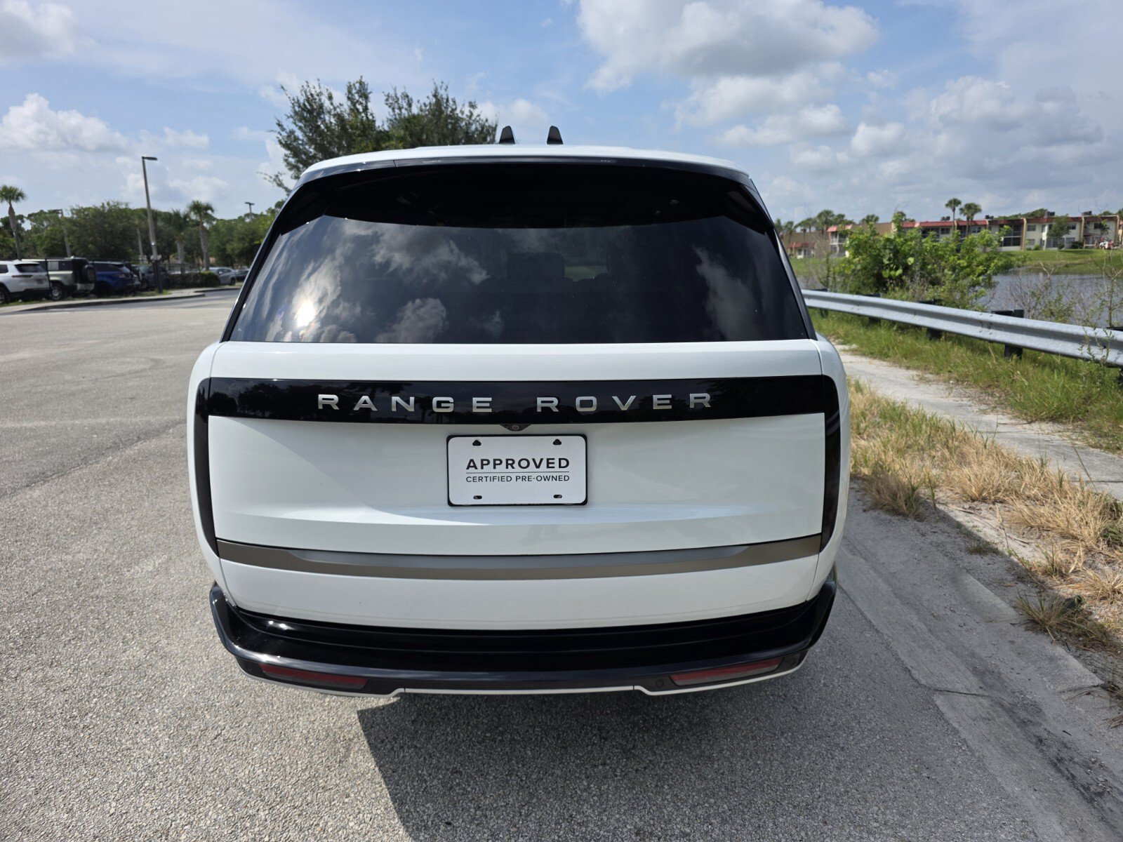 Certified 2024 Land Rover Range Rover SE AWD/4WD image 6