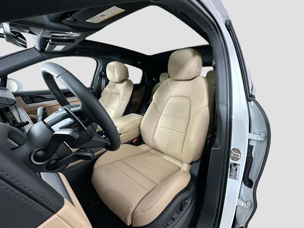New 2026 Porsche Cayenne Coupe AWD/4WD image 5