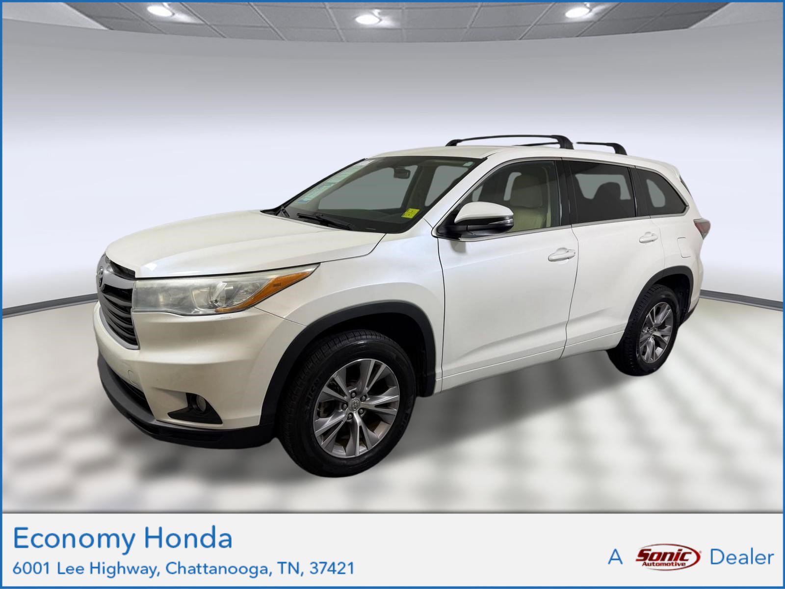 Used 2015 Toyota Highlander Plus FWD image 1
