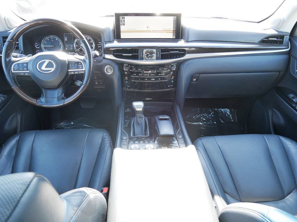 Used 2018 Lexus LX 570 4WD image 14