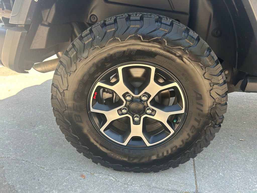 Used 2022 Jeep Wrangler Unlimited Rubicon AWD/4WD image 27