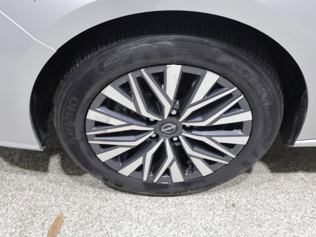 Used 2024 Nissan Altima 2.5 SV AWD/4WD image 8