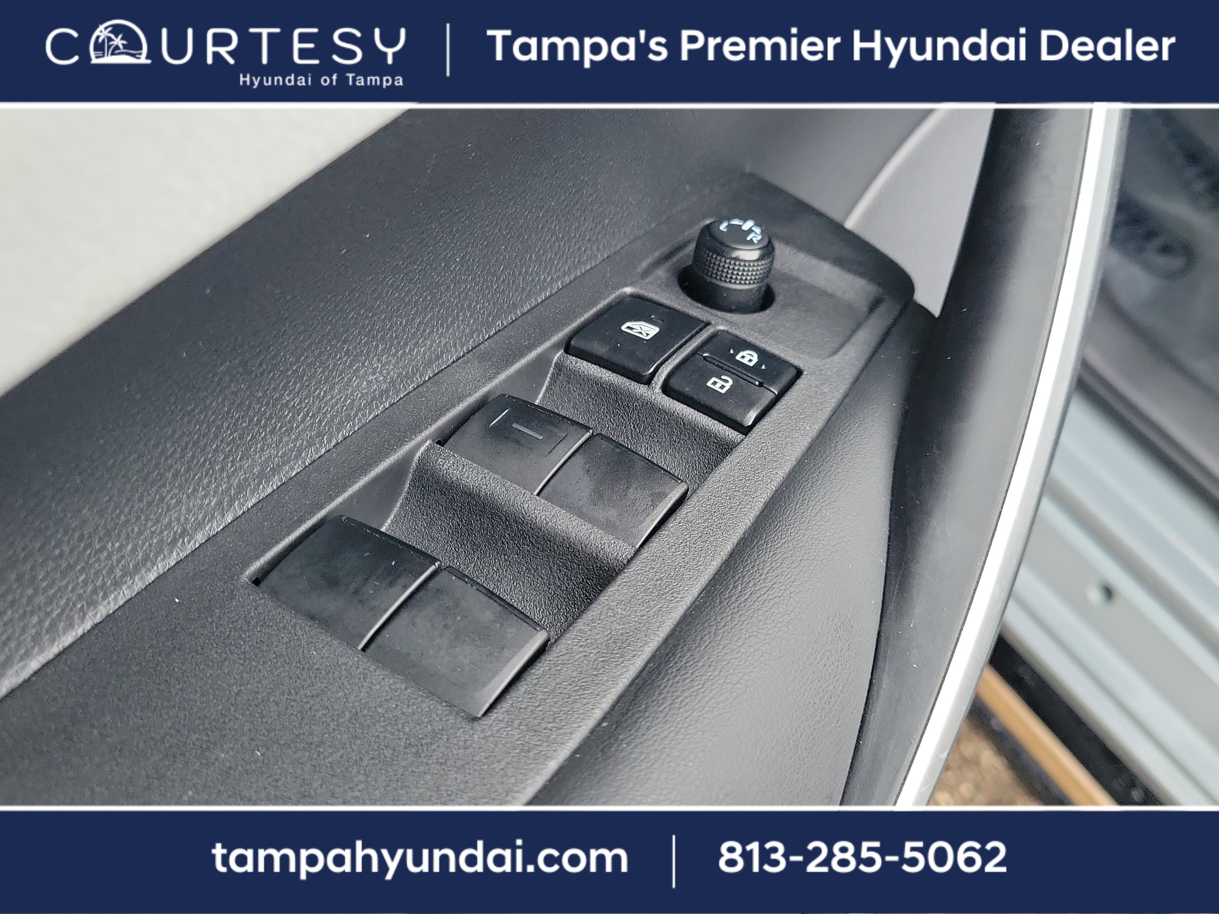 Used 2021 Toyota Corolla SE image 17