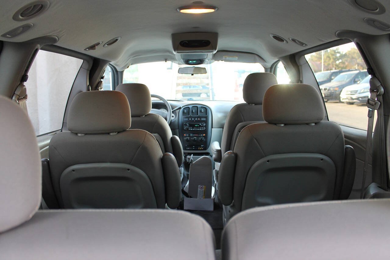 Used 2003 Dodge Grand Caravan Sport FWD image 26