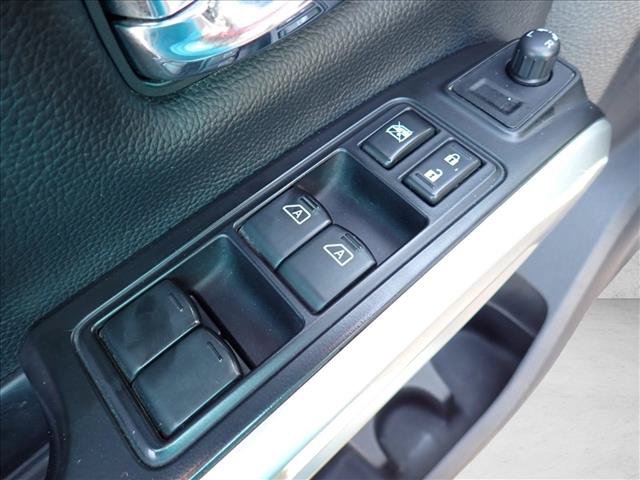 Used 2018 Nissan Titan XD AWD/4WD image 14