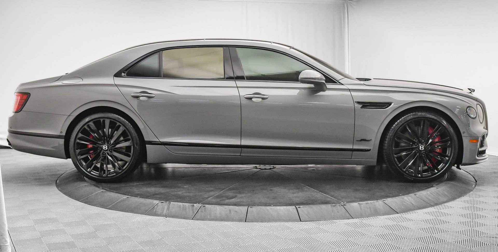 Certified 2023 Bentley Flying Spur W12 image 5
