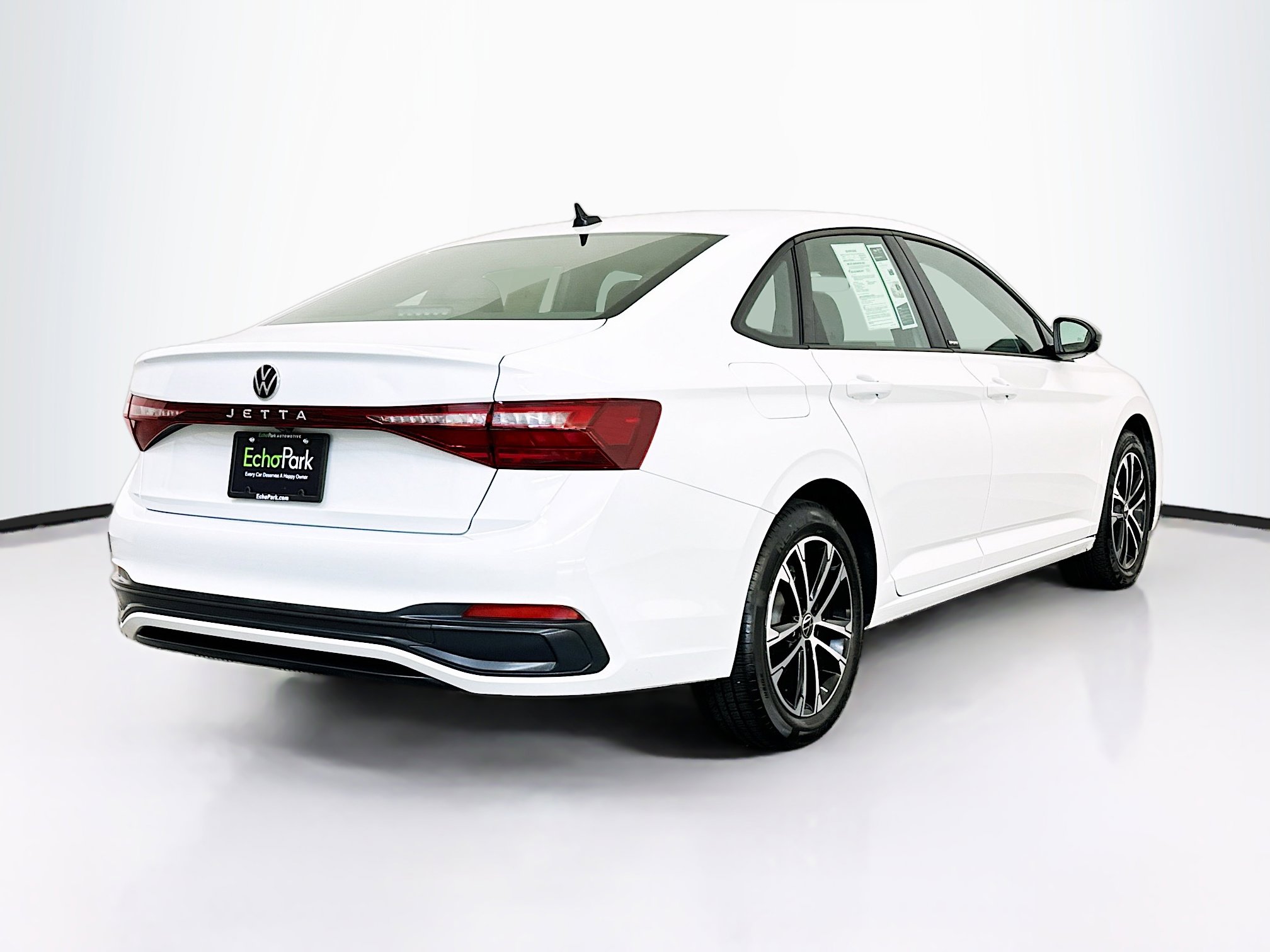 Used 2025 Volkswagen Jetta Sport image 9