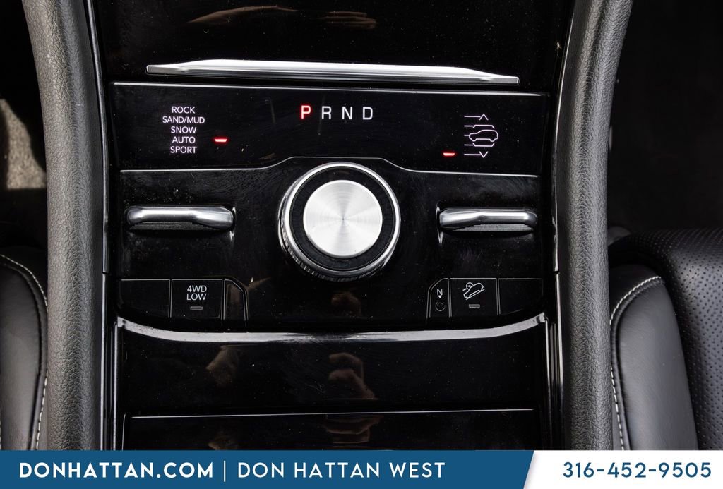 Used 2023 Jeep Grand Cherokee Overland w/ Luxury Tech Group IV AWD/4WD image 9