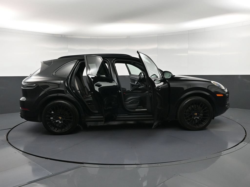 Certified 2023 Porsche Cayenne Platinum Edition AWD/4WD image 35