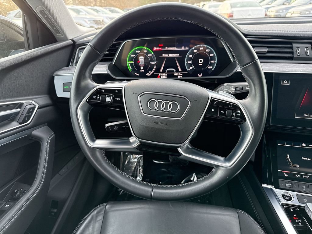 Used 2023 Audi e-tron Premium image 11