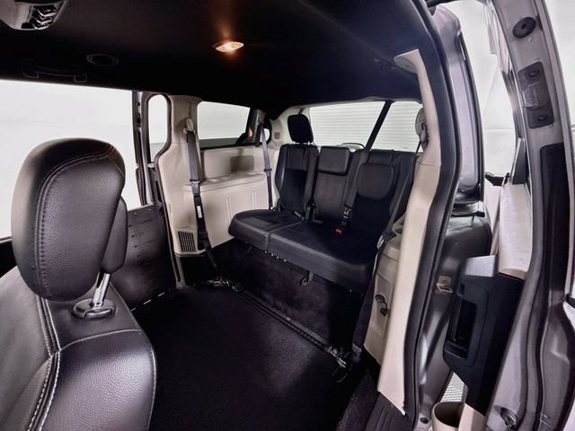 Used 2017 Dodge Grand Caravan SXT FWD image 8
