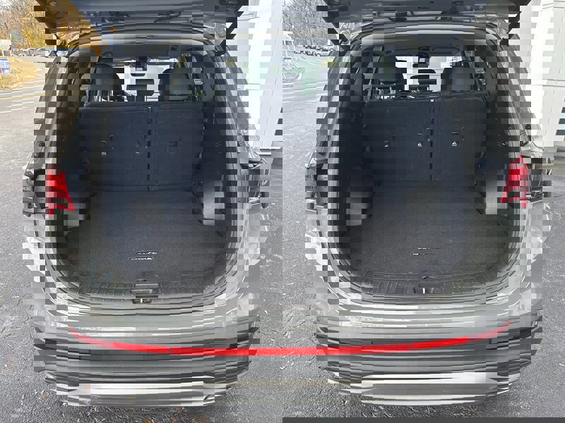 Used 2023 Hyundai Santa Fe SEL image 6