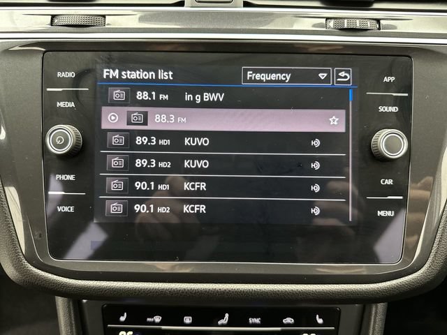 Used 2023 Volkswagen Tiguan SE AWD/4WD image 16