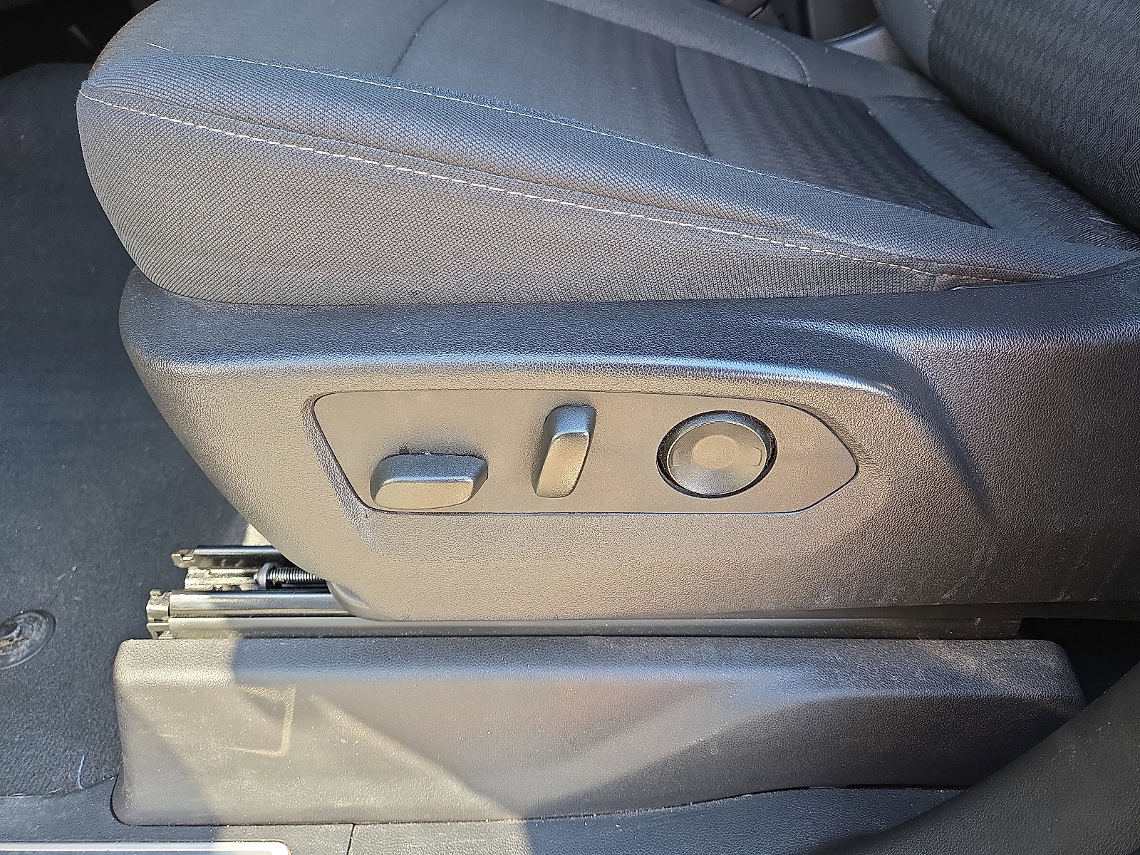 Used 2024 Chevrolet Silverado 1500 RST AWD/4WD image 12
