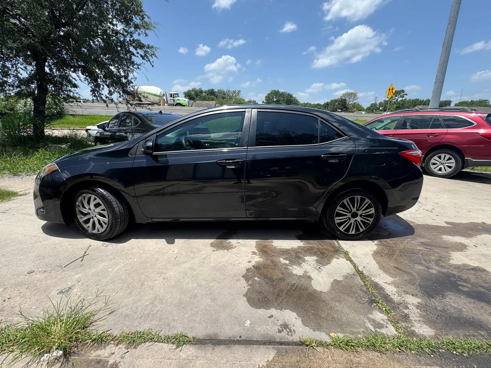 Used 2017 Toyota Corolla LE FWD image 9