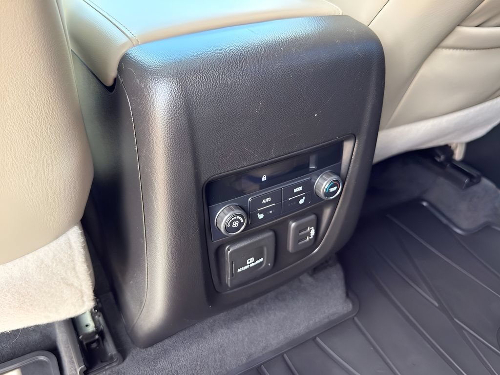 Used 2019 Buick Enclave Premium w/ Experience Buick Package FWD image 23