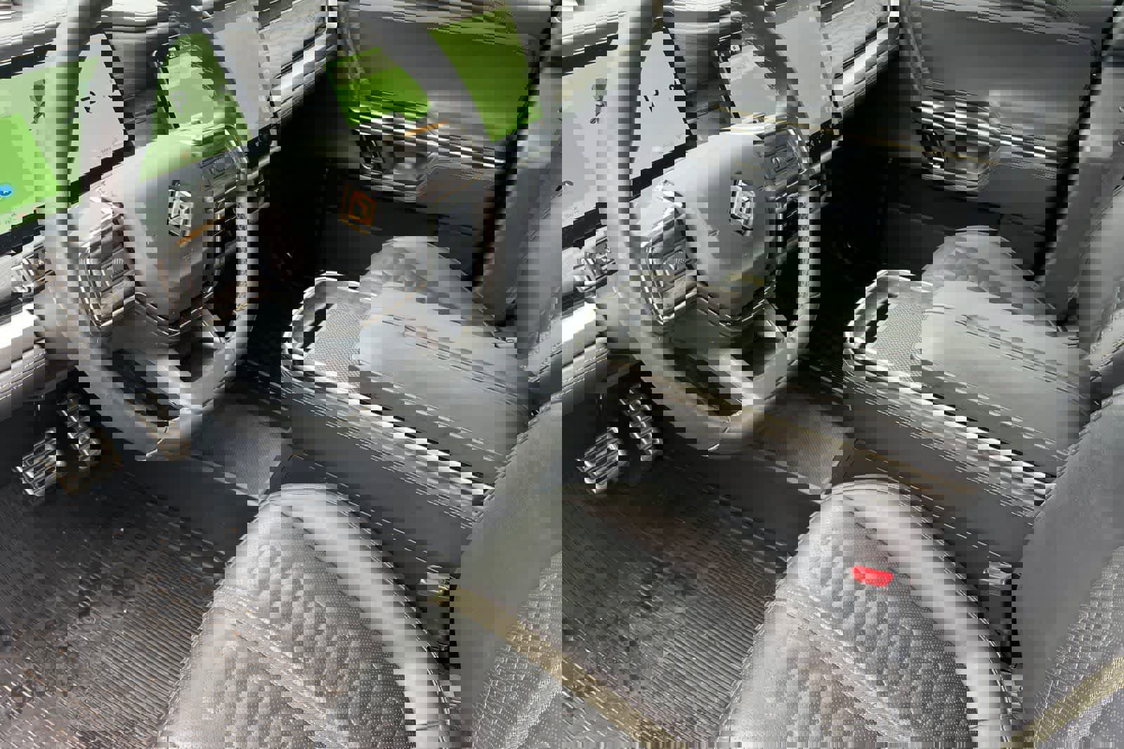 Used 2022 Rivian R1T Adventure image 14