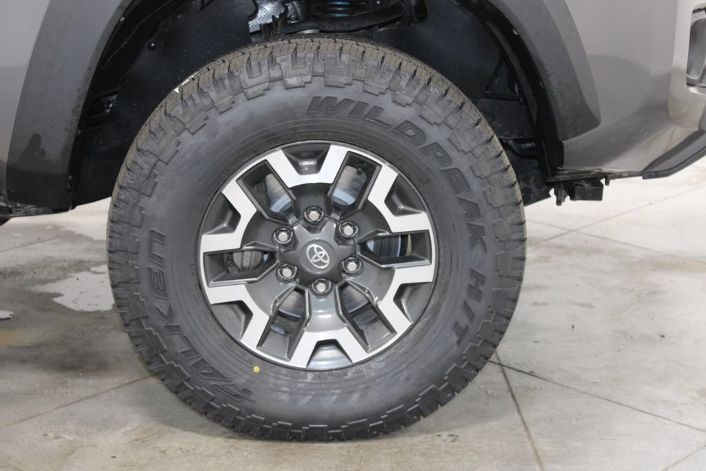 Used 2021 Toyota Tacoma TRD Off-Road AWD/4WD image 12