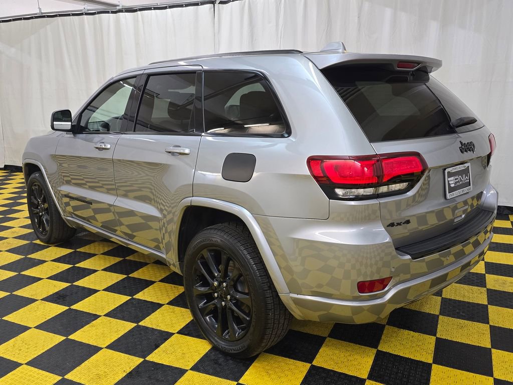 Used 2018 Jeep Grand Cherokee Altitude image 5