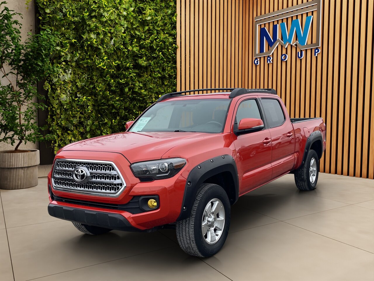 Used 2016 Toyota Tacoma TRD Sport AWD/4WD image 3
