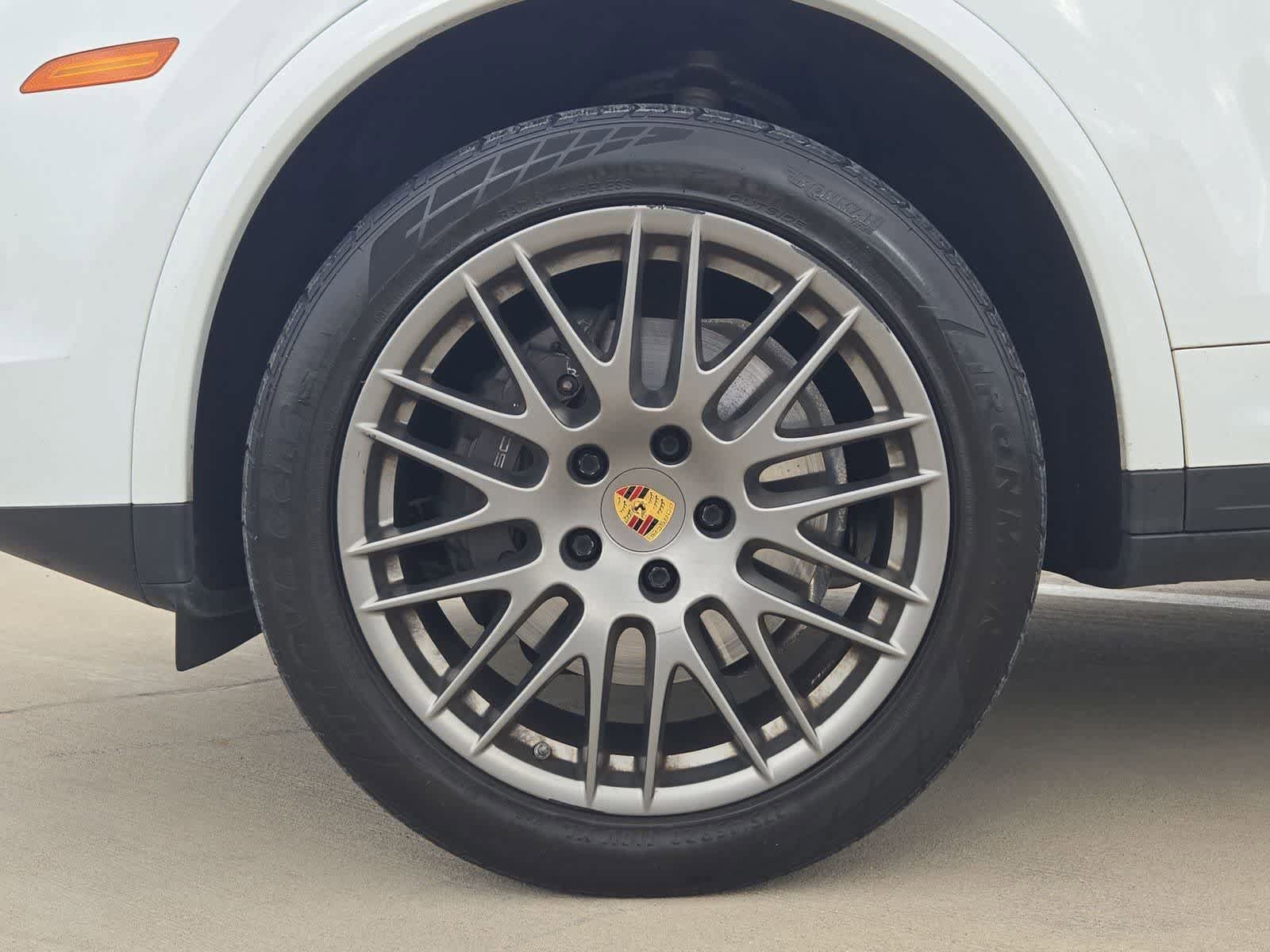 Used 2017 Porsche Cayenne AWD/4WD image 13
