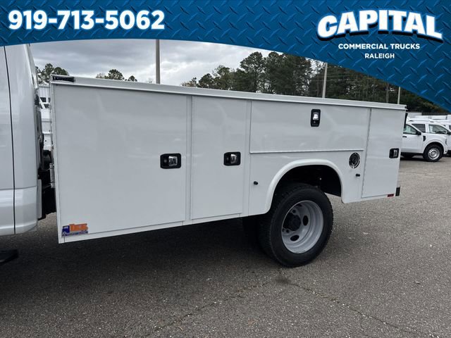 New 2026 Ford F550 4x4 Crew Cab image 17
